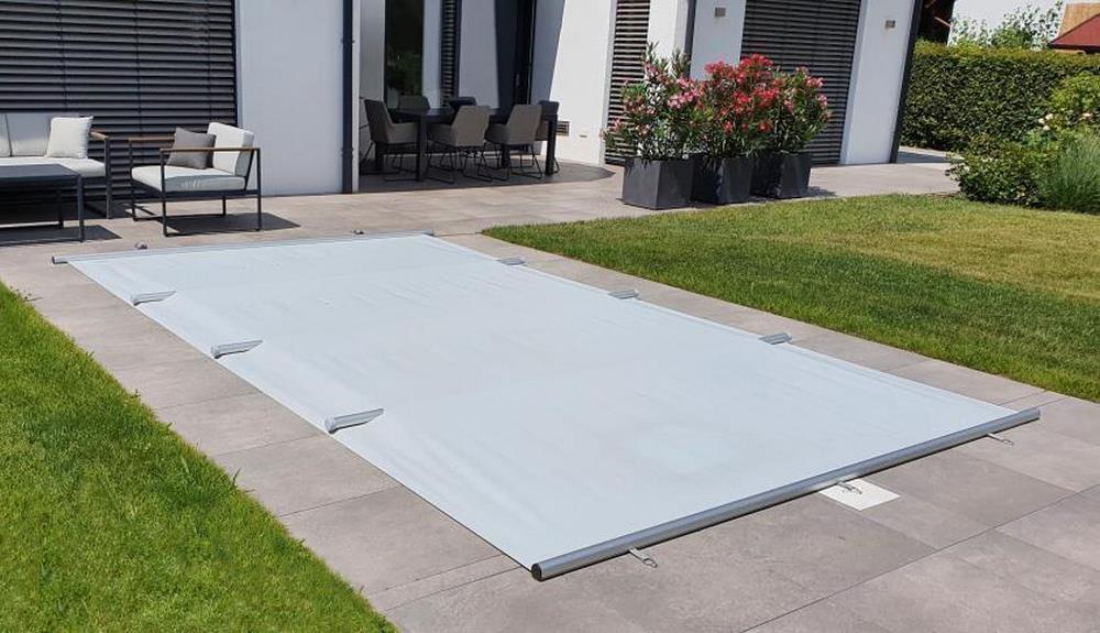 Poolabdeckung Stangenabdeckung STANDARD 800 x 400 cm I hellgrau I Keder
